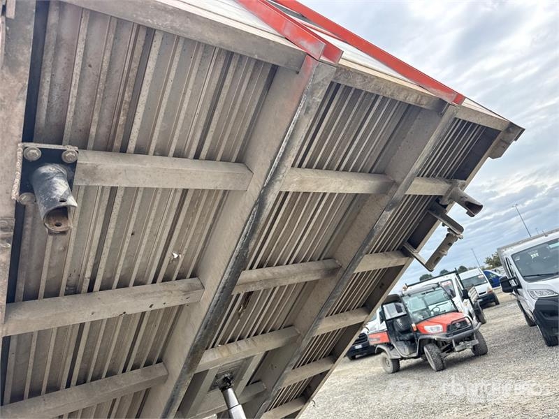 Nissan Cabstar 35.13 Dump Truck Kipper