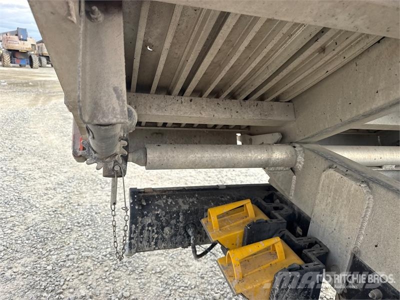 Nissan Cabstar 35.13 Dump Truck Kipper