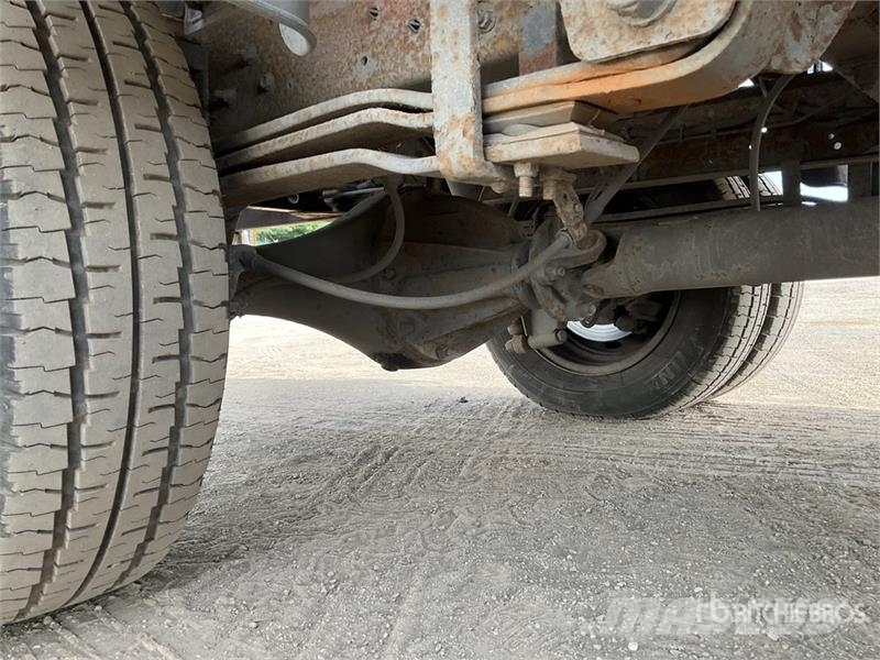 Nissan Cabstar 4x2 NT400 4X2 on 2015 CTE ZED 21.2JH 20 m Avtokošare
