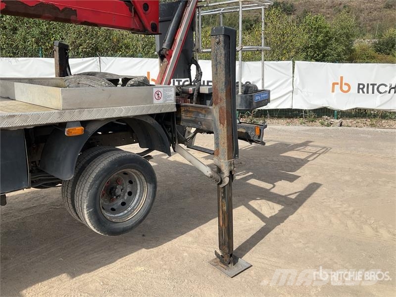 Nissan Cabstar 4x2 NT400 4X2 on 2015 CTE ZED 21.2JH 20 m Avtokošare