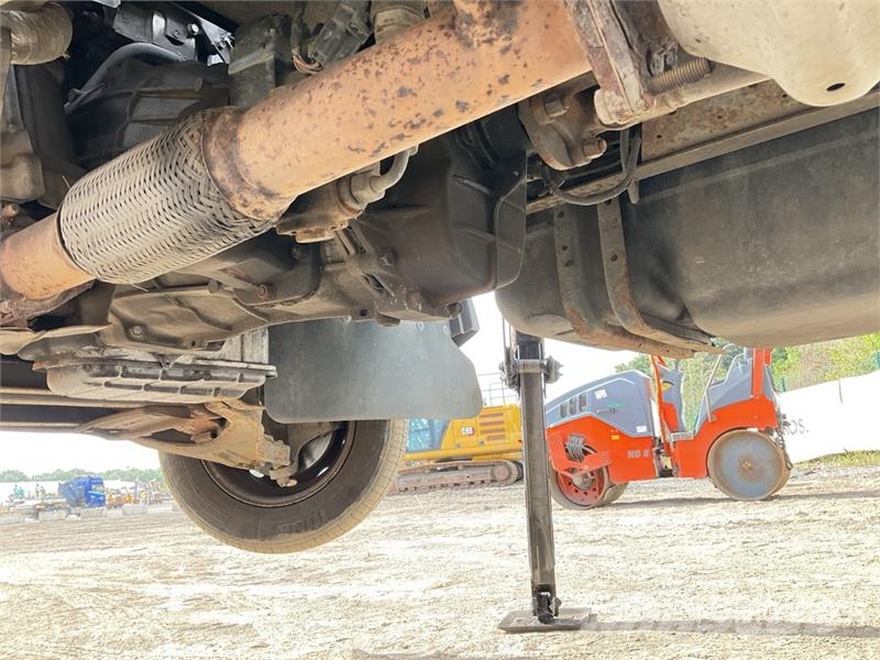 Nissan Cabstar 4x2 NT400 4X2 on 2015 CTE ZED 21.2JH 20 m Avtokošare