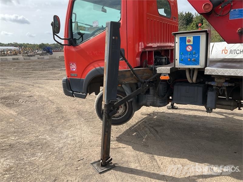 Nissan Cabstar 4x2 NT400 4X2 on 2015 CTE ZED 21.2JH 20 m Avtokošare