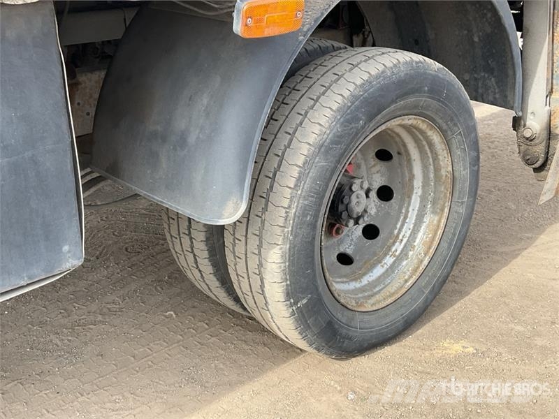 Nissan Cabstar 4x2 NT400 4X2 on 2015 CTE ZED 21.2JH 20 m Avtokošare
