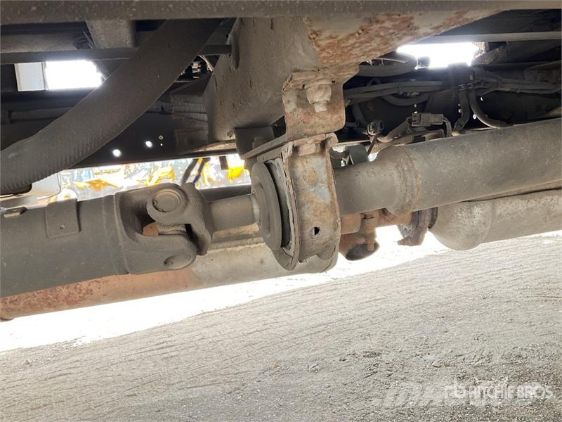 Nissan Cabstar 4x2 NT400 4X2 on 2015 CTE ZED 21.2JH 20 m Avtokošare