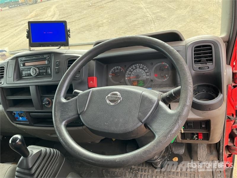 Nissan Cabstar 4x2 NT400 4X2 on 2015 CTE ZED 21.2JH 20 m Avtokošare