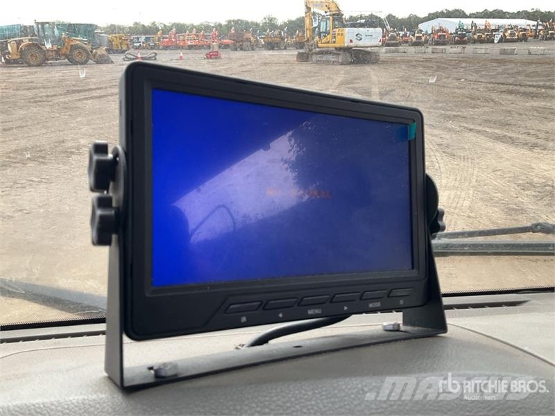 Nissan Cabstar 4x2 NT400 4X2 on 2015 CTE ZED 21.2JH 20 m Avtokošare