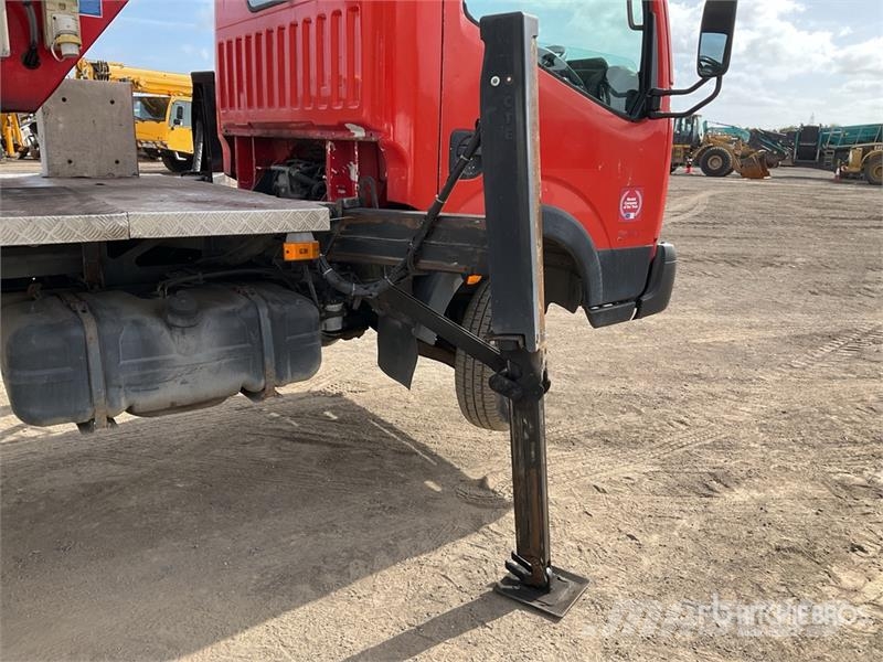 Nissan Cabstar 4x2 NT400 4X2 on 2015 CTE ZED 21.2JH 20 m Avtokošare