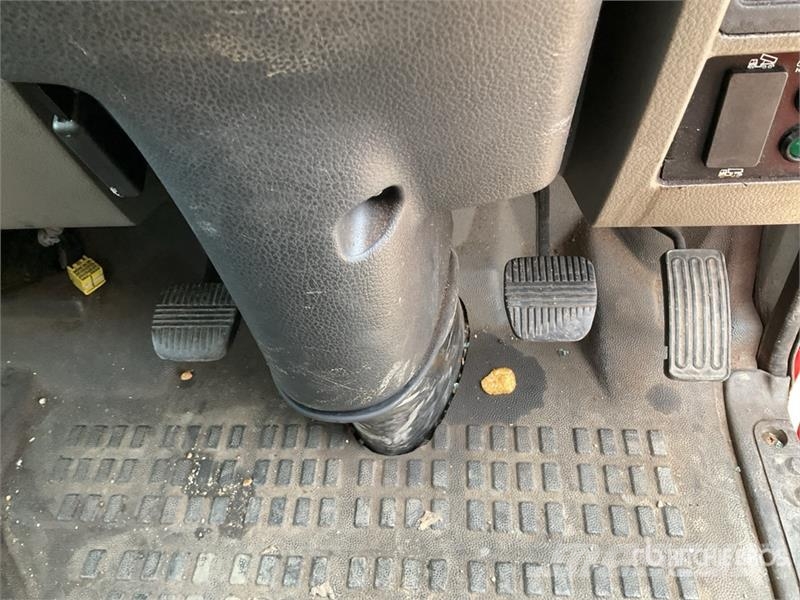 Nissan Cabstar 4x2 NT400 4X2 on 2015 CTE ZED 21.2JH 20 m Avtokošare