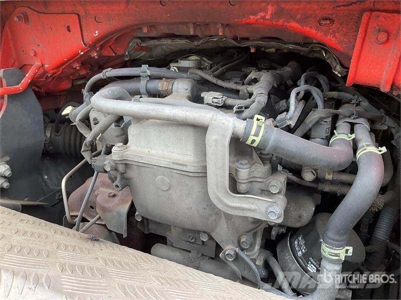 Nissan Cabstar 4x2 NT400 4X2 on 2015 CTE ZED 21.2JH 20 m Avtokošare