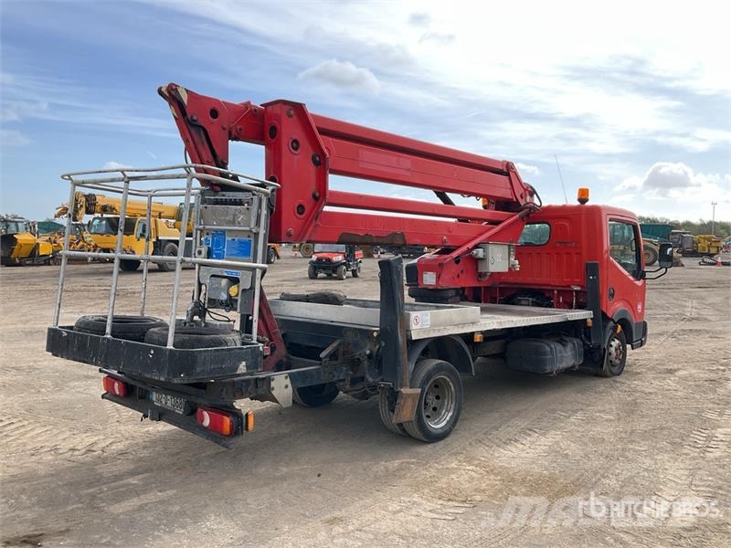 Nissan Cabstar 4x2 NT400 4X2 on 2015 CTE ZED 21.2JH 20 m Avtokošare