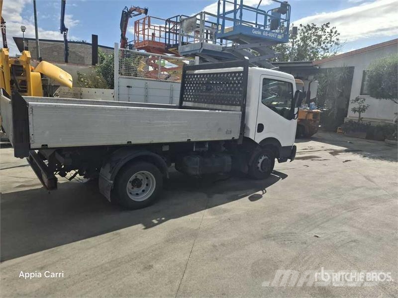 Nissan Cabstar Dump Truck Pašizgāzējs