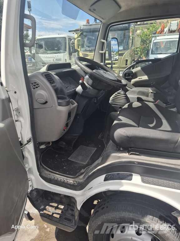 Nissan Cabstar Dump Truck Pašizgāzējs
