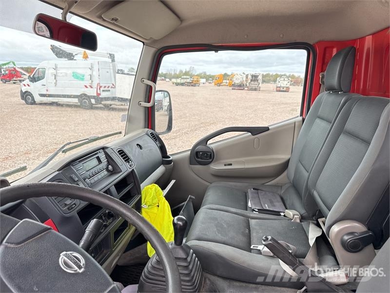 Nissan Cabstar NT400 32.12 4x2 Camion Benne Dump Truck (I Kiperi kamioni