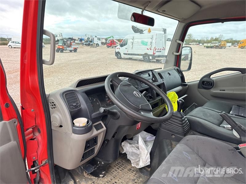 Nissan Cabstar NT400 32.12 4x2 Camion Benne Dump Truck (I Kiperi kamioni