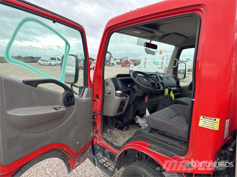 Nissan Cabstar NT400 32.12 4x2 Camion Benne Dump Truck (I Kiperi kamioni