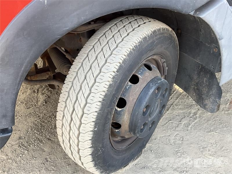 Nissan Cabstar NT400 4x2 on CTE ZED 21.2JH 20 m Bucket Tr Piattaforme autocarrate