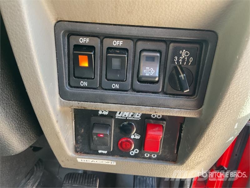 Nissan Cabstar NT400 4x2 on CTE ZED 21.2JH 20 m Bucket Tr Piattaforme autocarrate