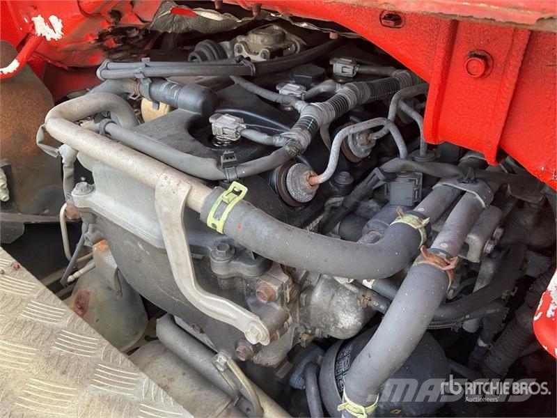 Nissan Cabstar NT400 4x2 on CTE ZED 21.2JH 20 m Bucket Tr Piattaforme autocarrate