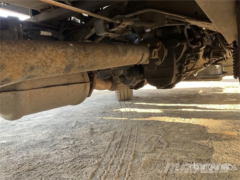 Nissan Cabstar NT400 4x2 on CTE ZED 21.2JH 20 m Bucket Tr Piattaforme autocarrate