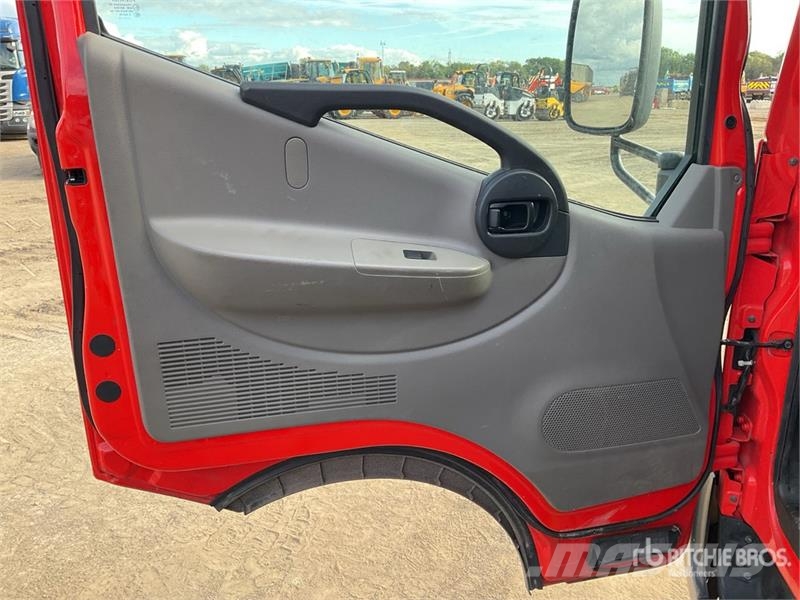Nissan Cabstar NT400 4x2 on CTE ZED 21.2JH 20 m Bucket Tr Piattaforme autocarrate