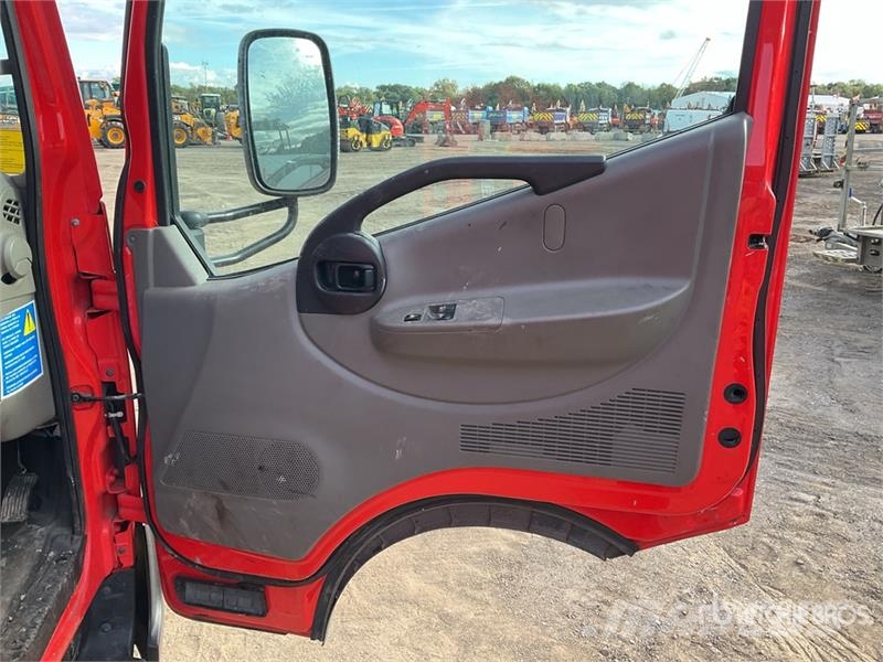 Nissan Cabstar NT400 4x2 on CTE ZED 21.2JH 20 m Bucket Tr Piattaforme autocarrate