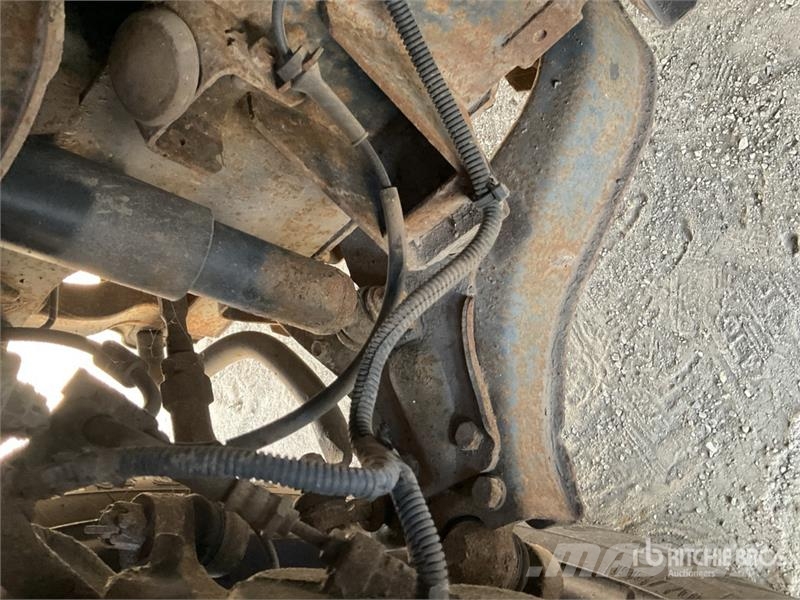 Nissan Cabstar NT400 4x2 on CTE ZED 21.2JH 20 m Bucket Tr Piattaforme autocarrate