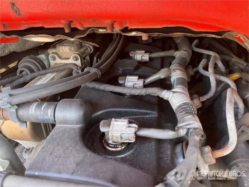 Nissan Cabstar NT400 4x2 on CTE ZED 21.2JH 20 m Bucket Tr Piattaforme autocarrate