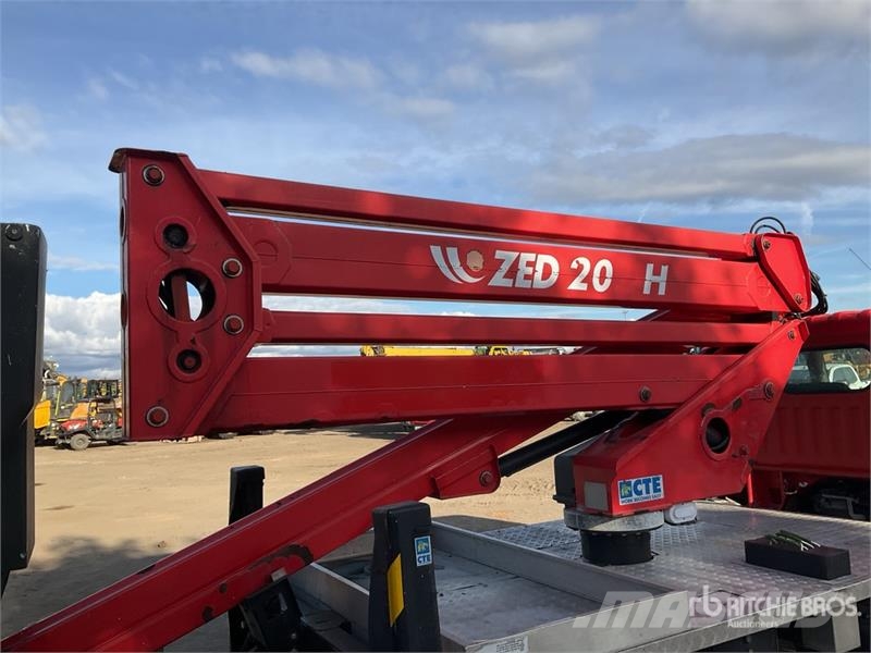 Nissan Cabstar NT400 4x2 on CTE ZED 21.2JH 20 m Bucket Tr Piattaforme autocarrate