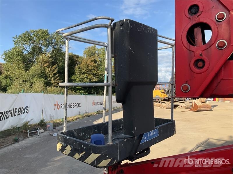 Nissan Cabstar NT400 4x2 on CTE ZED 21.2JH 20 m Bucket Tr Piattaforme autocarrate