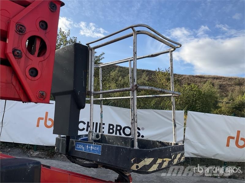 Nissan Cabstar NT400 4x2 on CTE ZED 21.2JH 20 m Bucket Tr Piattaforme autocarrate