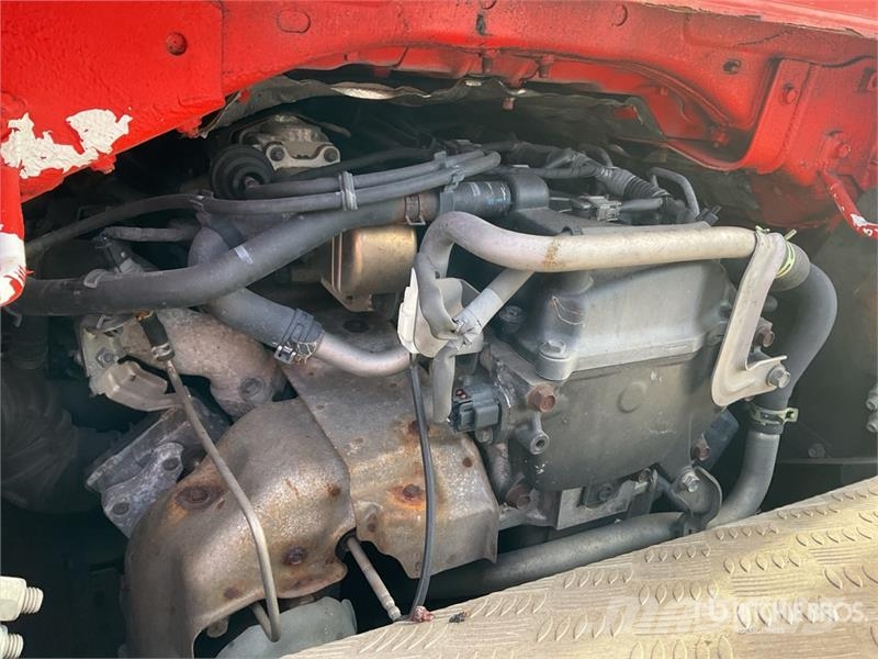 Nissan Cabstar NT400 4x2 on CTE ZED 21.2JH 20 m Bucket Tr Piattaforme autocarrate