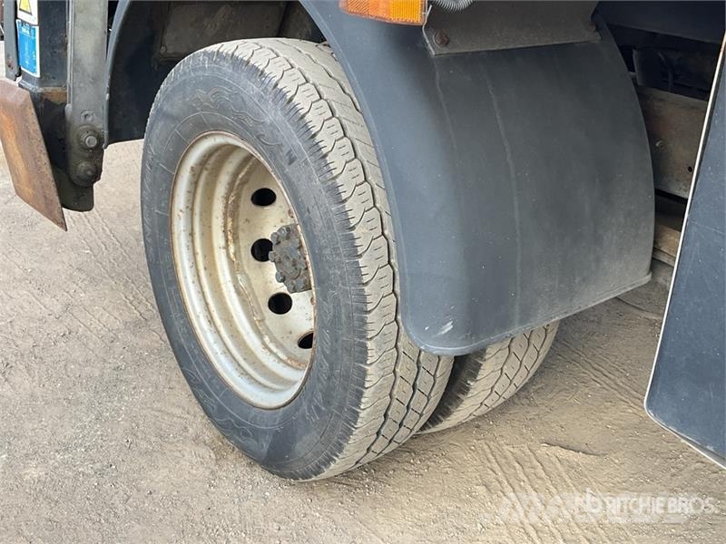 Nissan Cabstar NT400 4x2 on CTE ZED 21.2JH 20 m Bucket Tr Piattaforme autocarrate