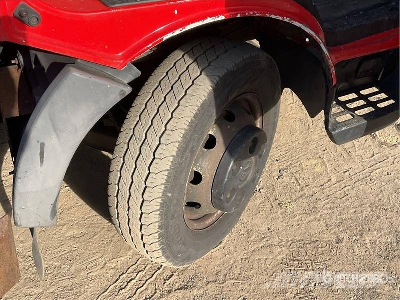 Nissan Cabstar NT400 4x2 on CTE ZED 21.2JH 20 m Bucket Tr Piattaforme autocarrate