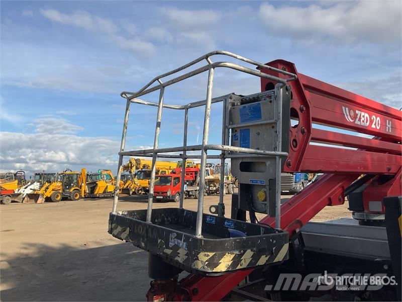 Nissan Cabstar NT400 4x2 on CTE ZED 21.2JH 20 m Bucket Tr Piattaforme autocarrate