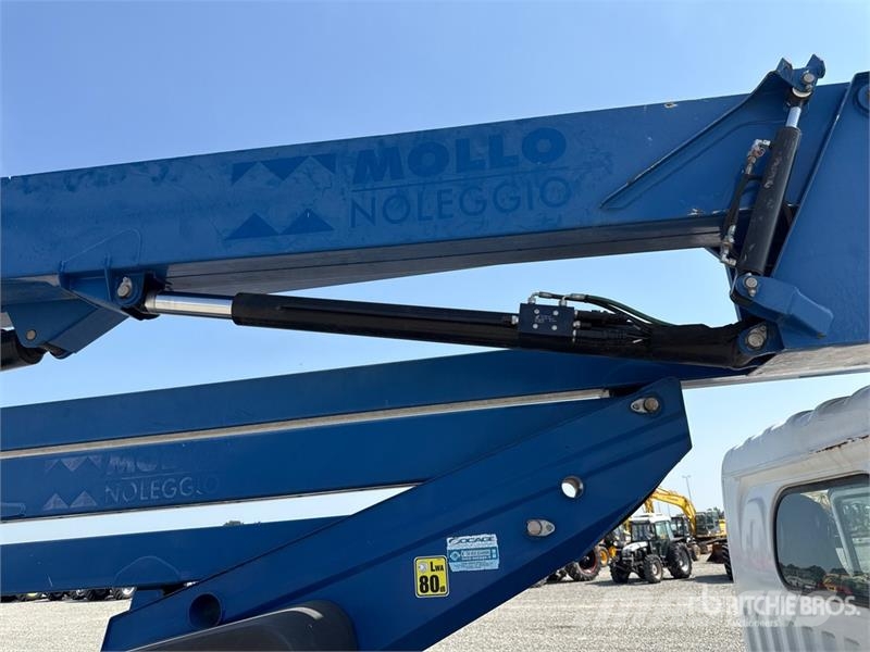 Nissan DA 324 23 m on Nissan Cabstar 35.12 Bucket Truck Podnośniki koszowe