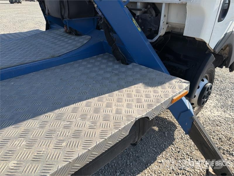 Nissan DA320 19 m on Nissan NT400 Bucket Truck LKW-Arbeitsbühnen