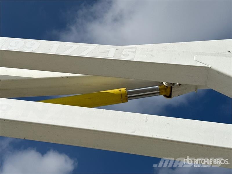 Nissan DA320 20 m on Nissan Cabstar 35.12 Bucket Truck Plataformas aéreas montadas em camião