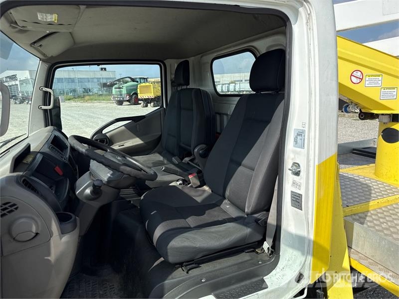 Nissan DA320 20 m on Nissan Cabstar 35.12 Bucket Truck Plataformas aéreas montadas em camião