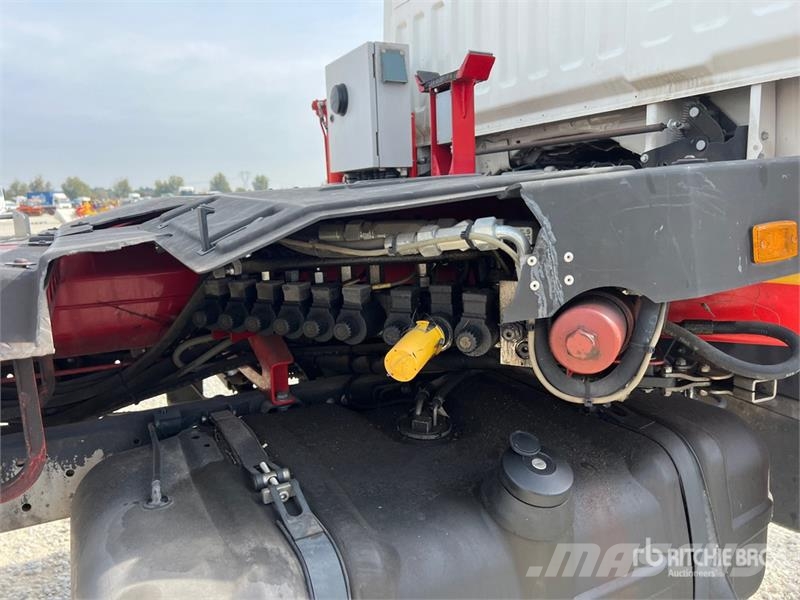 Nissan DT 25 on Nissan Cabstar 35.12 Bucket Truck Lastbilmonterede lifte