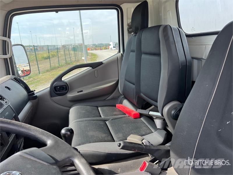 Nissan DT 25 on Nissan Cabstar 35.12 Bucket Truck Lastbilmonterede lifte