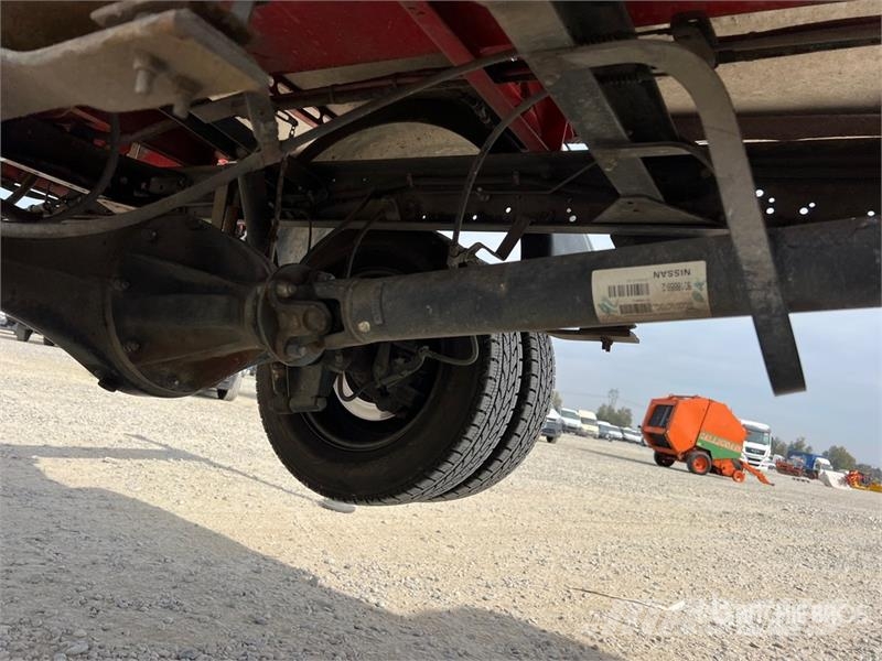 Nissan DT 25 on Nissan Cabstar 35.12 Bucket Truck Lastbilmonterede lifte