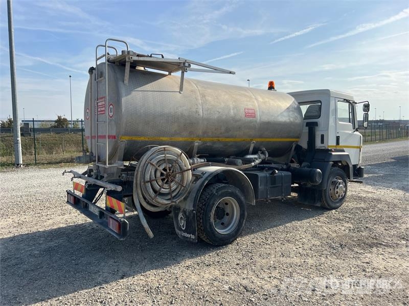 Nissan Eco T 200 6000 L 4x2 Water Truck Wassertanker