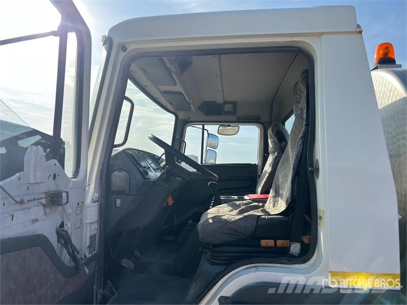 Nissan Eco T 200 6000 L 4x2 Water Truck Wassertanker