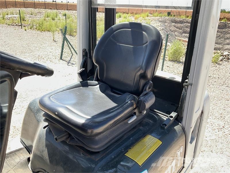 Nissan FD01A18Q Forklift (Inoperable) Περονοφόρα ανυψωτικά κλαρκ - άλλα