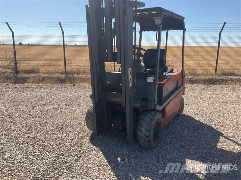 Nissan GQ02L30CU Electric Forklift 전동 지게차