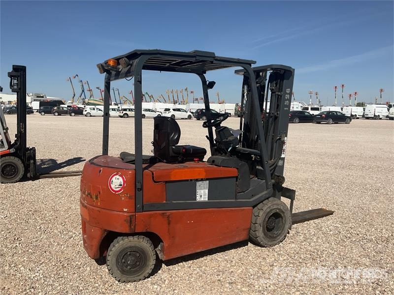 Nissan GQ02L30CU Electric Forklift 전동 지게차