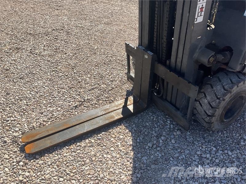 Nissan GQ02L30CU Electric Forklift 전동 지게차