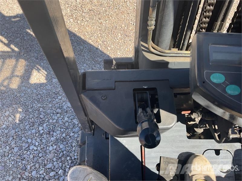Nissan GQ02L30CU Electric Forklift 전동 지게차