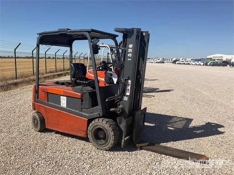 Nissan GQ02L30CU Electric Forklift 전동 지게차