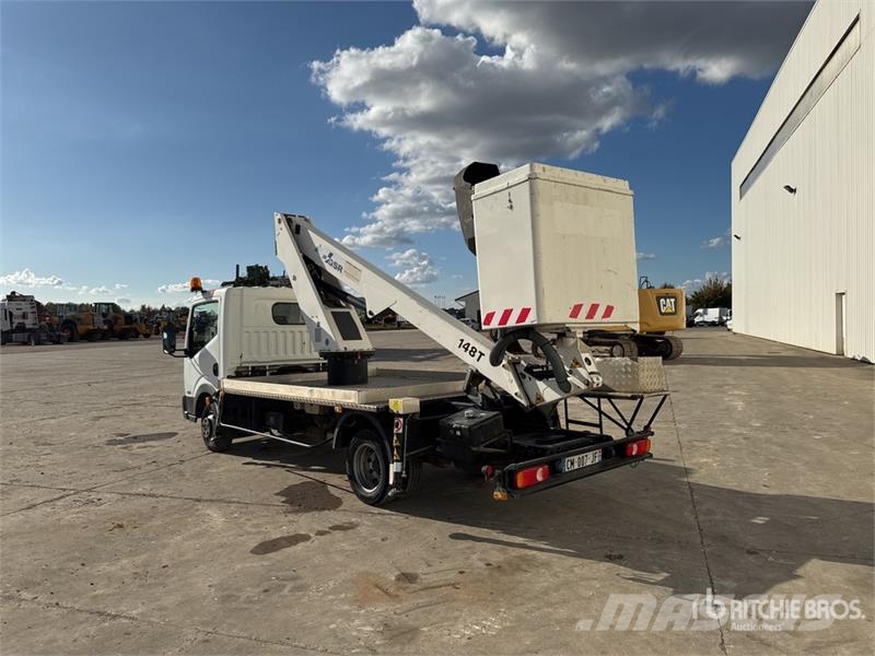 Nissan GSR E148T 13.7 m on  Nissan Cabstar 35.12 4x2 Cami Avtokošare